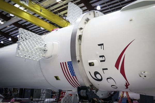 Ракета Falcon 9 взорвалась из-за лопнувшей стойки: SpaceX Ракета Falcon 9 взорвалась из-за лопнувшей стойки: SpaceX