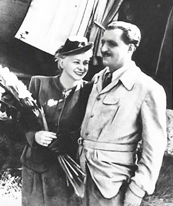 Валентина Серова (Valentina Serova) - Валентина Серова и Константин Симонов. Франция, 1946 год.