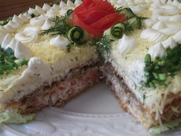 Закусочный торт из вафельных коржей Закусочный торт из вафельных коржей