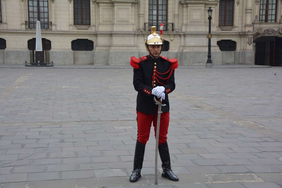 Драгуны с конскими хвостами: Президентская гвардия Перу (26)