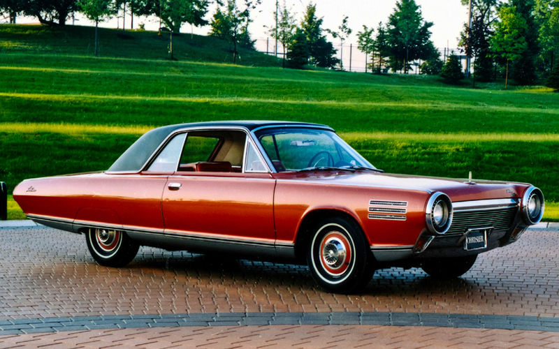 Единственный газотурбинный автомобиль, выпущенный небольшой серией, - Chrysler Turbine. Почти все из 80 сделанных машин компания потом уничтожила, остались единицы.