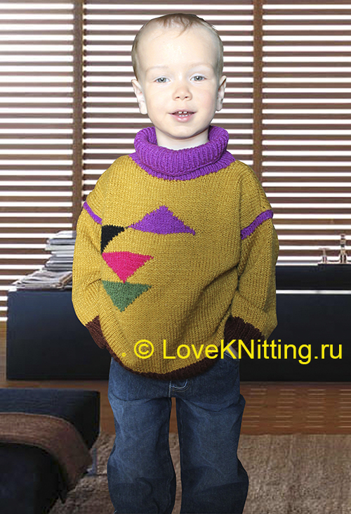 Пуловер с треугольниками