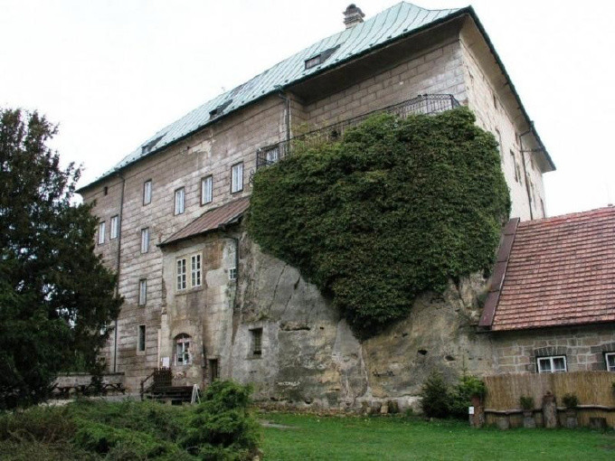 Замок Гоуска, Чехия история, мистика