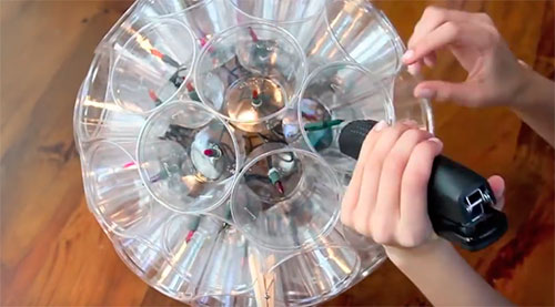 Что можно сделать из пластиковых стаканчиков — фото и видео интересных идей