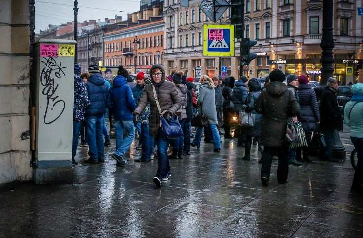 ID: 10619129 Дата съемки: 01.04.2015 Описание: Россия. Санкт-Петербург. Прохожие на Невском проспекте. Денис Вышинский/ТАСС