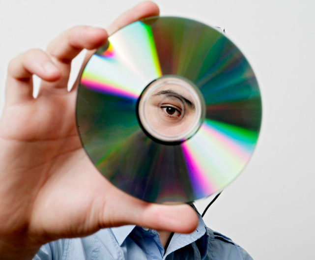 Поделка для детей: картина из старых CD дисков