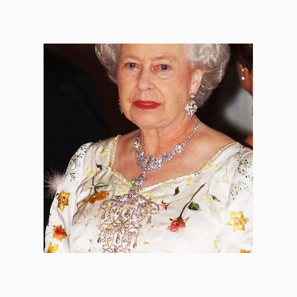 011 small Любимые броши британской королевы Елизаветы II