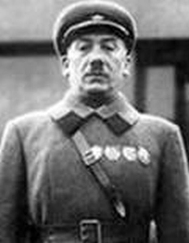 Кадры решают все... И Кадры выбрали роскошь и предательство... Кадры решают все... И Кадры выбрали роскошь и предательство...