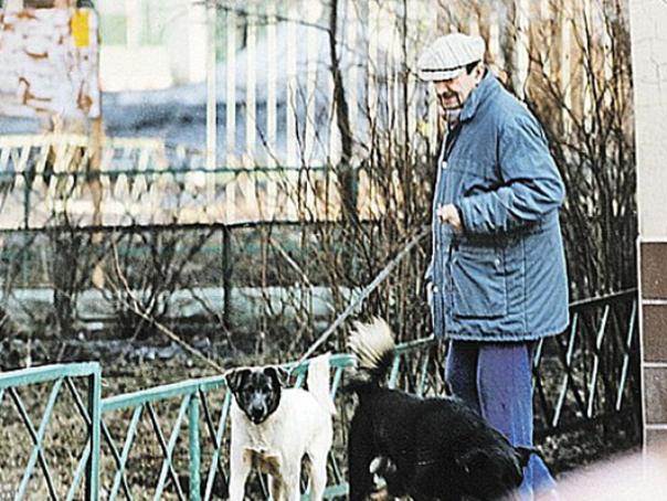 Жил на свете Человек. Одни называли его… - Что такого? Пожала плечами... Жил на свете Человек. Одни называли его… - Что такого? Пожала плечами...