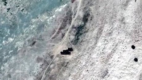 В пустыне посреди Казахстана обнаружили два огромных корабля Не надо завидовать: СБУ выложила фото с российскими военными под видом украинских