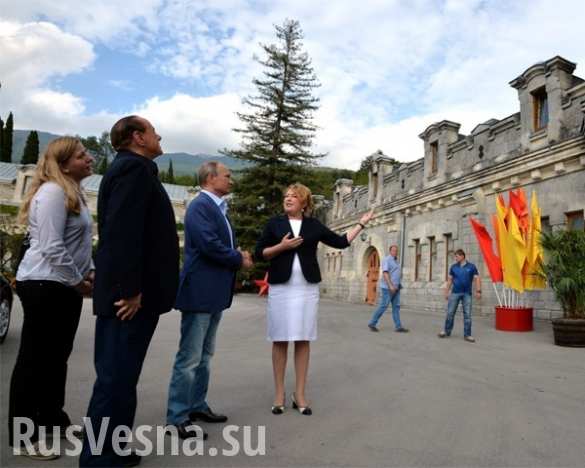 Крымские татары радостно встречают Путина в Бахчисарае (любительское ВИДЕО) | Русская весна