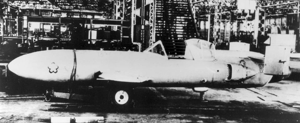 Yokosuka_MXY_7_Ohka_in_hangar_in_1945