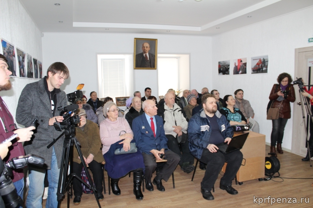 ОТВЕТ НА ОТКРЫТИЕ ЕЛЬЦИН-ЦЕНТРА НЕ ЗАСТАВИЛ ДОЛГО ЖДАТЬ - ОТКРЫТ ПЕРВЫЙ В РОССИИ СТАЛИН-ЦЕНТР Original