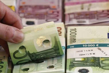 Курс валют на 30 сентября: евро стремительно дорожает к рублю