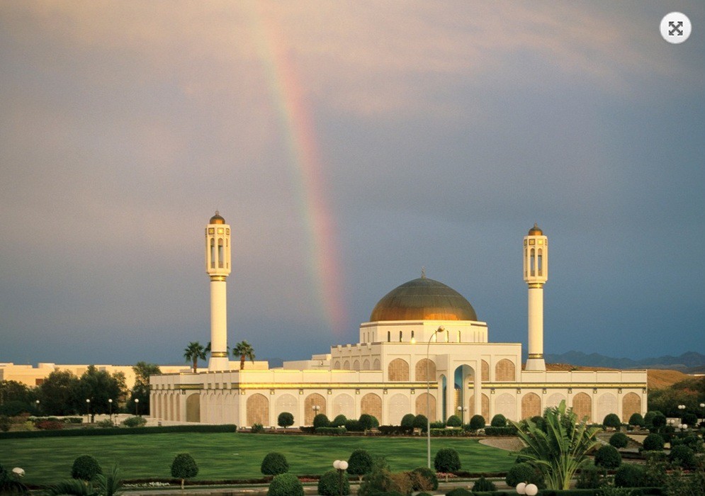 Панорамный вид на мечеть в Маскате Оман, Султанат Оман, восток, персидский залив
