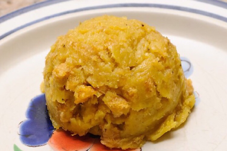 Оригинальный гарнир из банана, бекона и чеснока