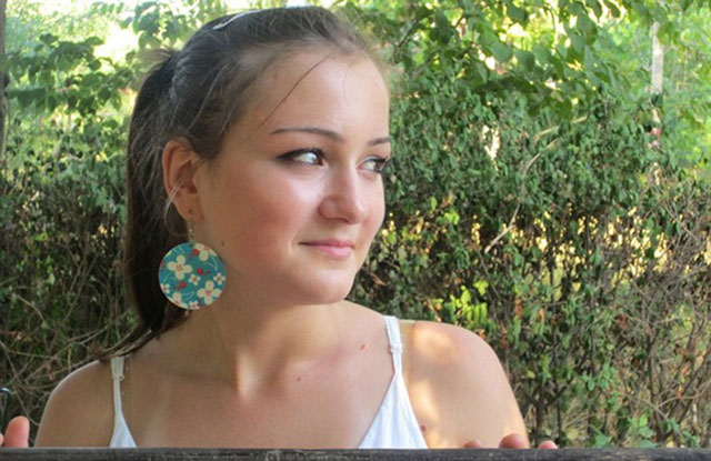 Как симпатичные девочки становятся «биоматериалом»