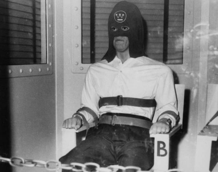Приговорённый к смерти в газовой камере. Автор: Arthur Fellig (Weegee). Приговорённый к смерти в газовой камере. Автор: Arthur Fellig (Weegee).