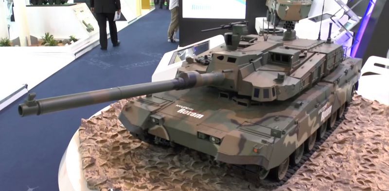 Компания Hyundai Rotem показала на выставке IDEX 2015 макет своего нового основного боевого танка K2 Black Panther