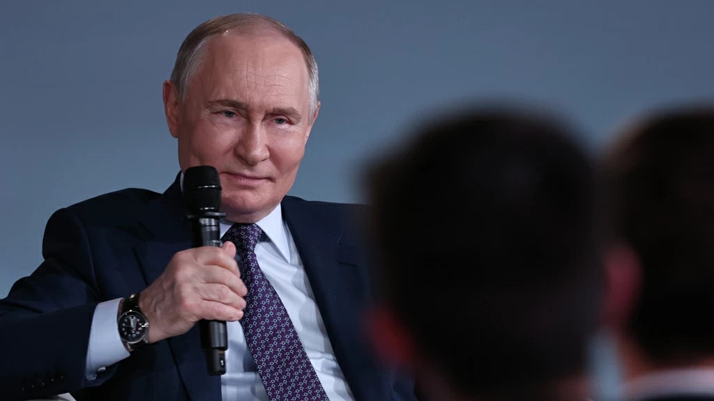 Путин обещал рассмотреть вопрос о переименовании Волгограда в Сталинград