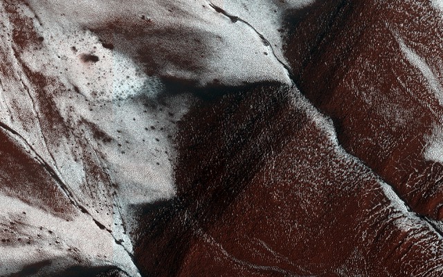 Морозная поверхность Марса.
