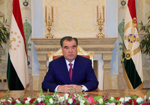 Таджикистан готовят к "демократизации"?