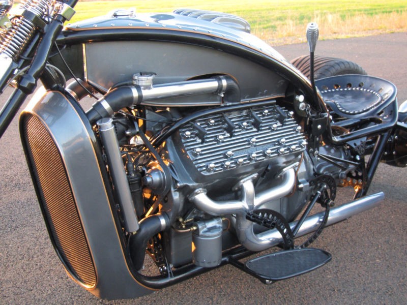 Монстр-трайк с двигателем V8 кастом, мотоцикл, трайк, трицикл