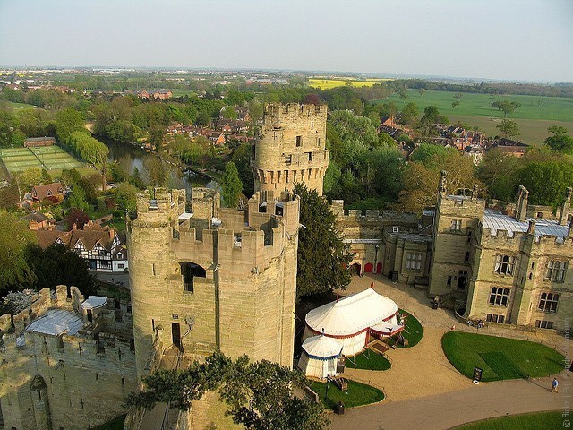   (Warwick Castle)