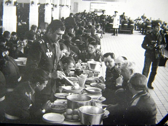 Чем кормили солдат в Советской армии еда, советская армия, ссср