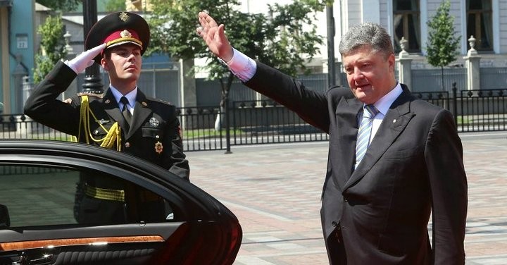 “Тоталитарный национализм”: Порошенко цитировал в Раде любимого автора Бандеры