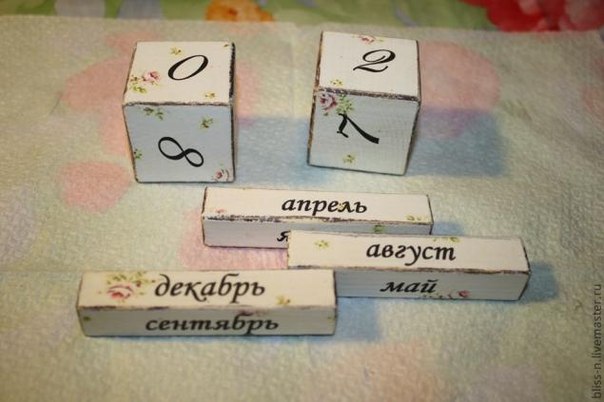 Вечный календарь "Живые розы" Вечный календарь "Живые розы"