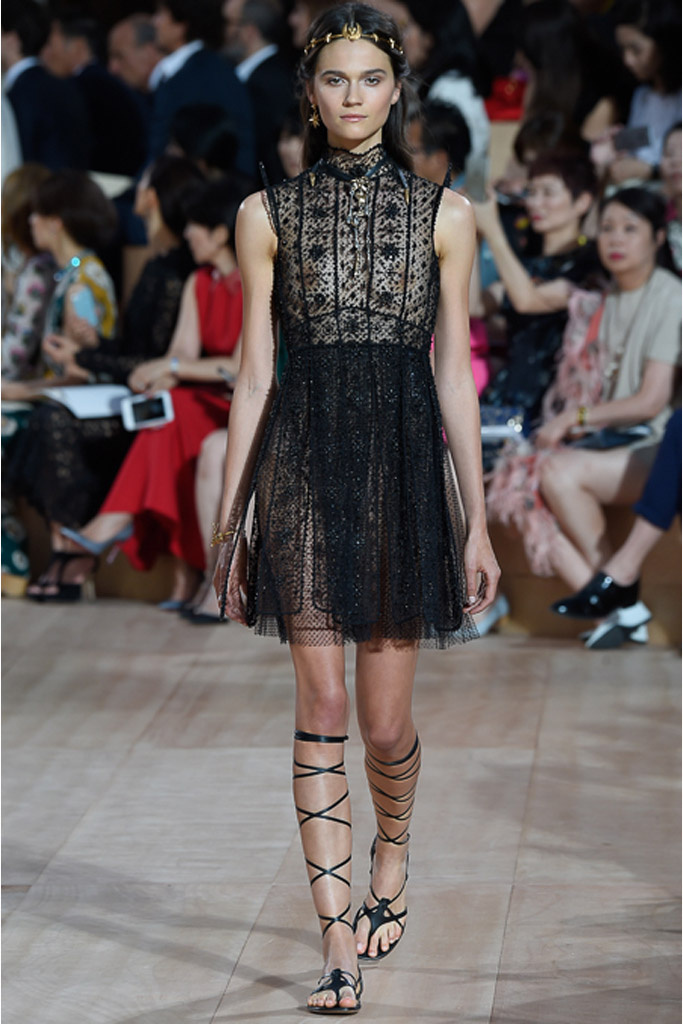 Мистический Рим в коллекции Valentino осень 2015 Couture Мистический Рим в коллекции Valentino осень 2015 Couture