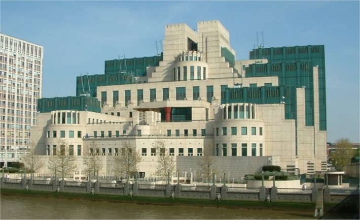 Втайне мы такие же, как и вы: MI6 начнет принимать на службу детей мигрантов