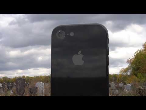 На кладбище под Уфой появилось надгробие в виде iPhone
