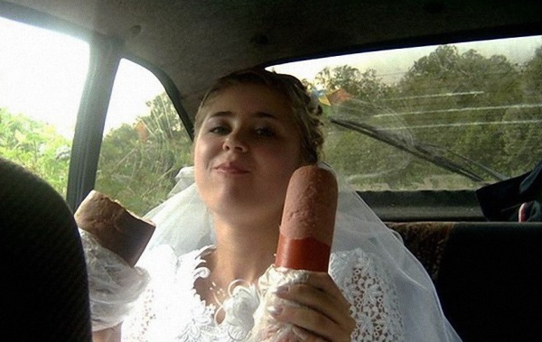 25 свадебных фотографий, которые хочется стереть из памяти. Веселье явно затянулось...