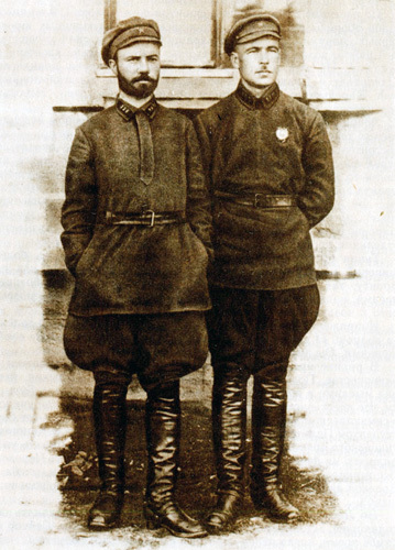 Леонид Говоров (справа) и комиссар полка Брикульс, Одесса, 1925 г. gorod.tomsk.ru - Оборона Каховского плацдарма | Военно-исторический портал Warspot.ru