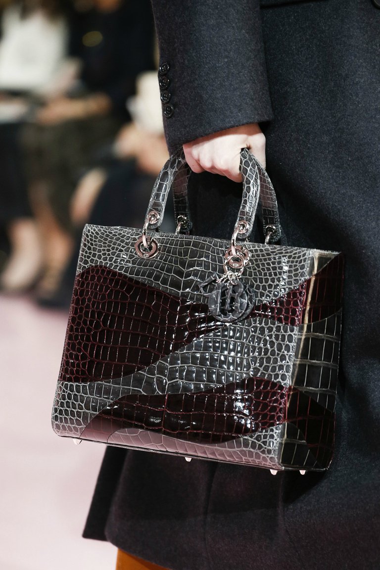 ДЕТАЛИ CHRISTIAN DIOR ОСЕНЬ-ЗИМА 2015/2016 ДЕТАЛИ CHRISTIAN DIOR ОСЕНЬ-ЗИМА 2015/2016