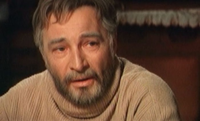 Вячеслав Тихонов в фильме *Белый Бим Черное ухо*, 1976 | Фото: kino-teatr.ru Вячеслав Тихонов в фильме *Белый Бим Черное ухо*, 1976 | Фото: kino-teatr.ru