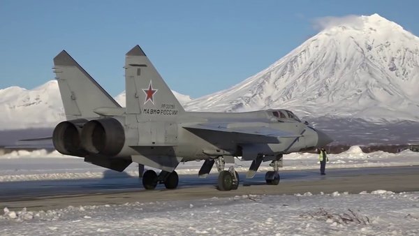 Корабли США не успеют войти в зону действия МиГ-31: эксперт объяснил опасность "Кинжала" Корабли США не успеют войти в зону действия МиГ-31: эксперт объяснил опасность "Кинжала"