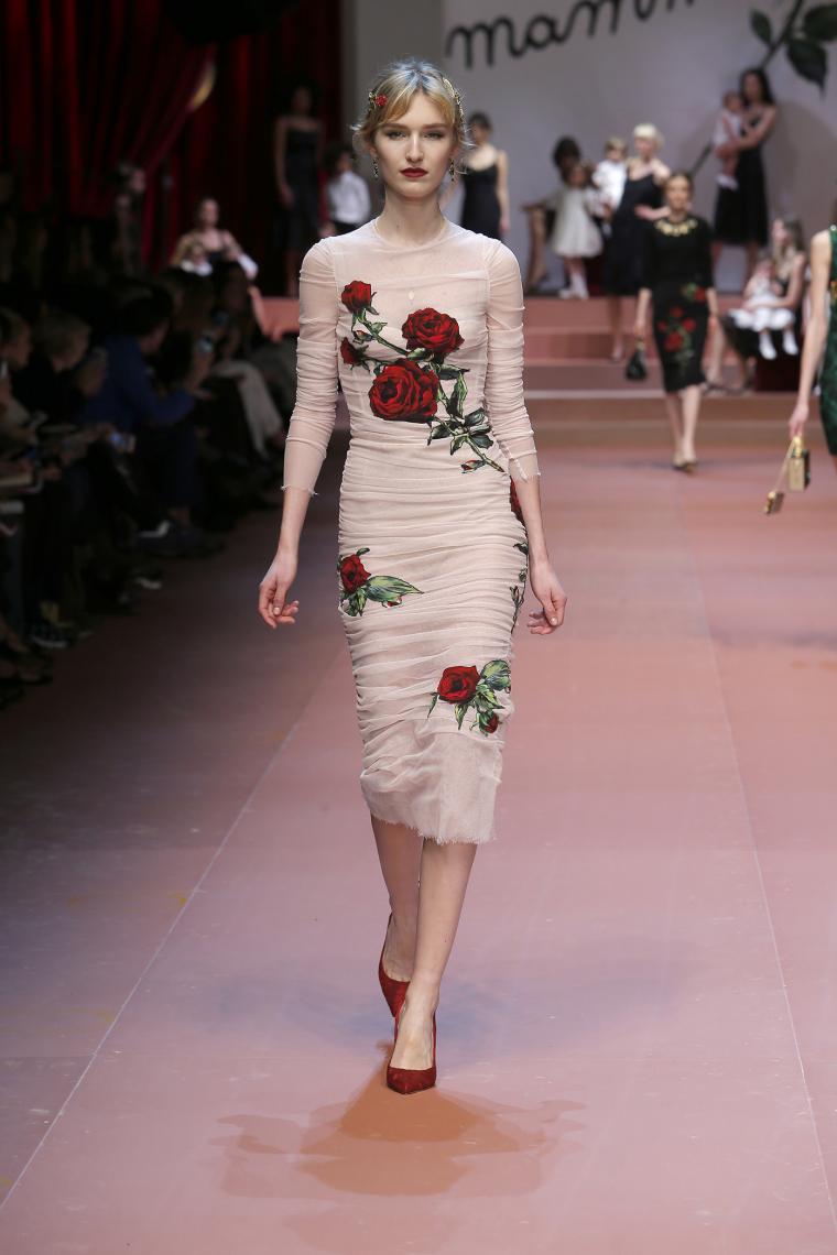 Dolce & Gabbana Осень-Зима 2015-2016. Нет слов, это просто надо видеть... Dolce & Gabbana Осень-Зима 2015-2016. Нет слов, это просто надо видеть...