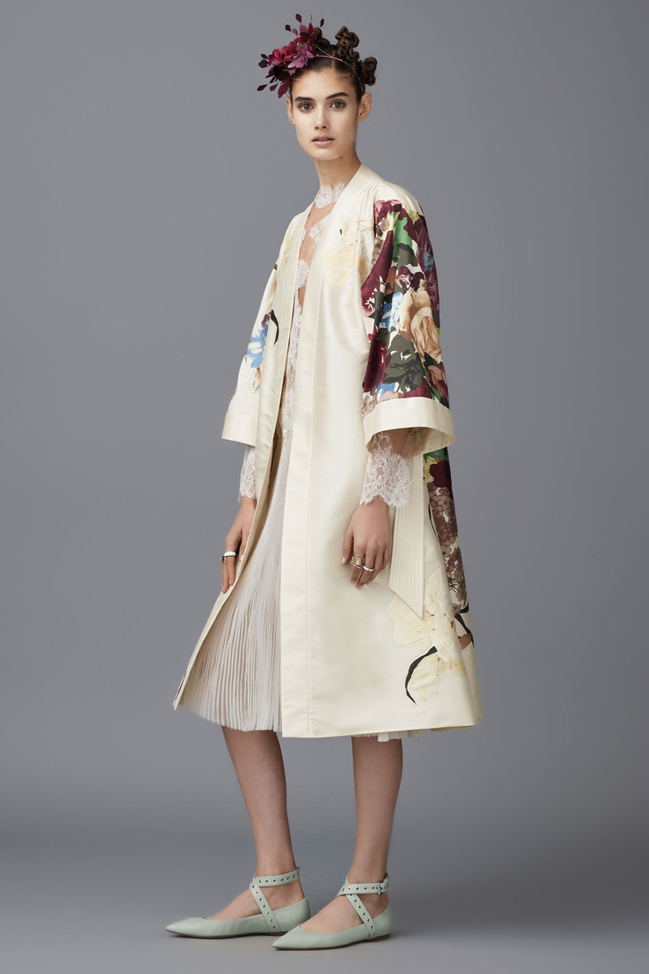 Завораживающая коллекция Valentino Pre-Fall 2016: тема Востока раскрыта просто божественно! Завораживающая коллекция Valentino Pre-Fall 2016: тема Востока раскрыта просто божественно!