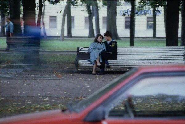 Двое на скамейке Всеволод Тарасевич, 1995 год, г. Санкт-Петербург, из архива МАММ/МДФ.