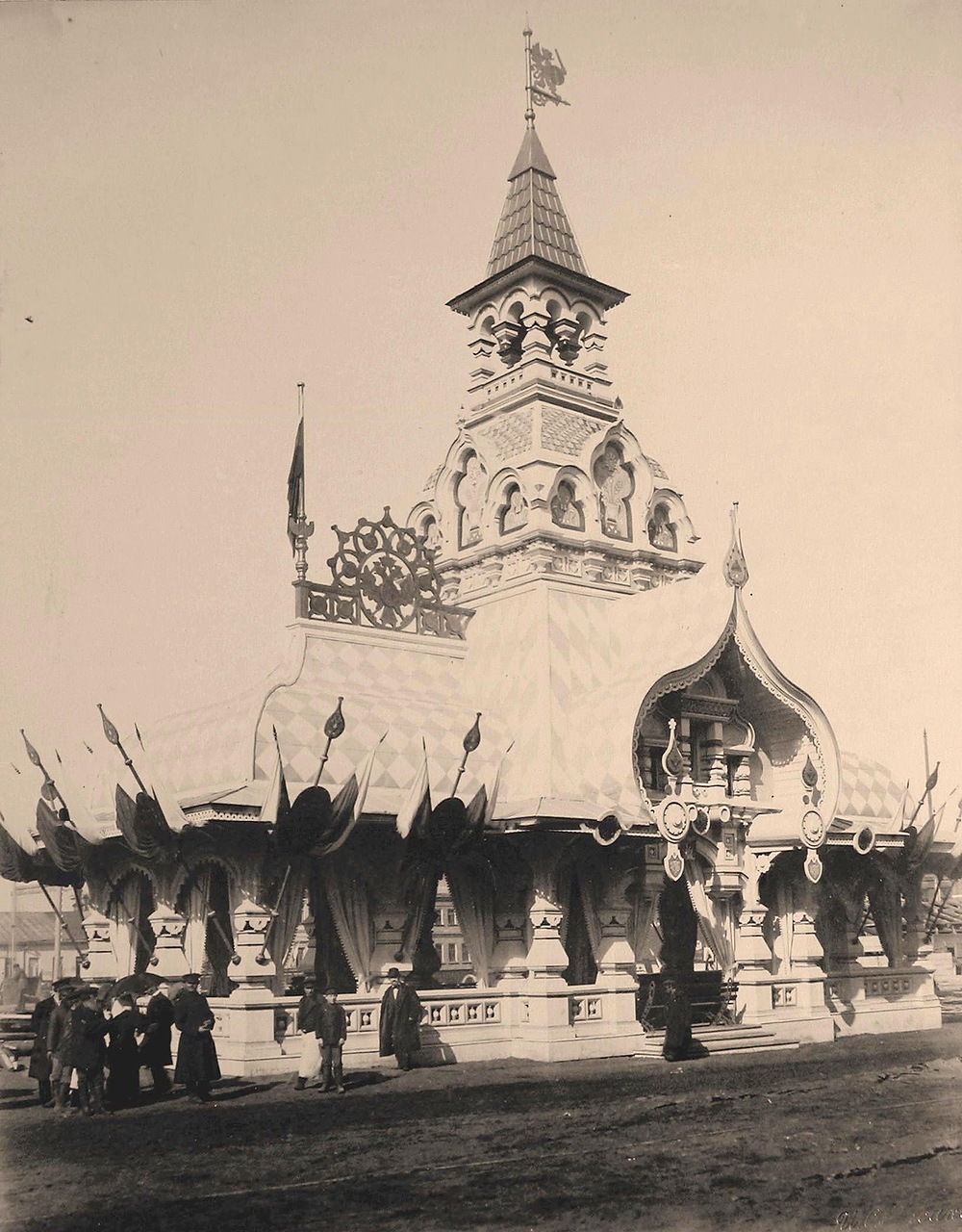 Вид одного из павильонов, выстроенных к торжествам коронации на углу Тверской и Садовой-Триумфальной улиц Вид одного из павильонов, выстроенных к торжествам коронации на углу Тверской и Садовой-Триумфальной улиц