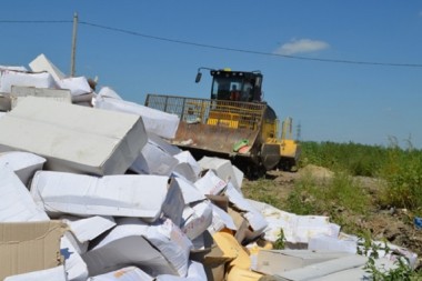 В сеть попало первое видео уничтожения санкционных продуктов