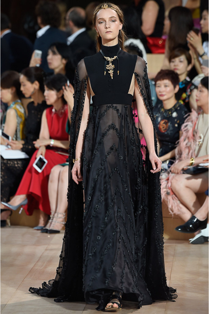 Мистический Рим в коллекции Valentino осень 2015 Couture Мистический Рим в коллекции Valentino осень 2015 Couture
