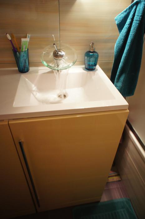 Раковина со смесителем в ванной комнате, каскадный смеситель, стеклянный смеситель