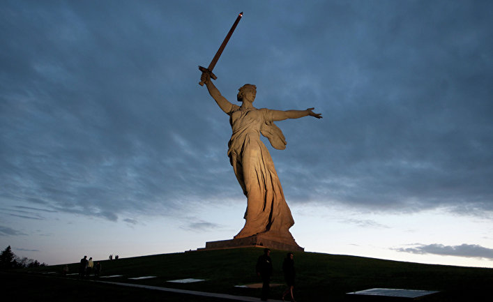 Guardian: Сталин, водка и ядерное оружие