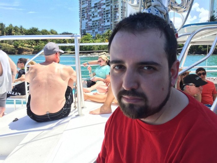 Печальный мужик отдыхает в Пуэрто-Рико грустная история, история