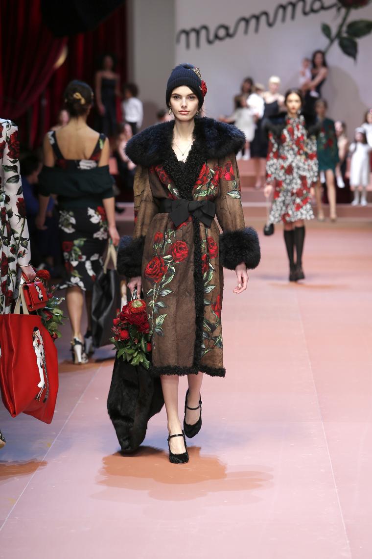 Dolce & Gabbana Осень-Зима 2015-2016. Нет слов, это просто надо видеть... Dolce & Gabbana Осень-Зима 2015-2016. Нет слов, это просто надо видеть...
