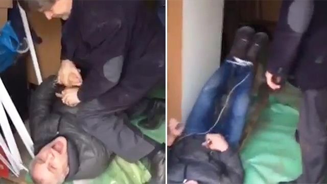 Избивает связанную девушку Избивает связанную девушку